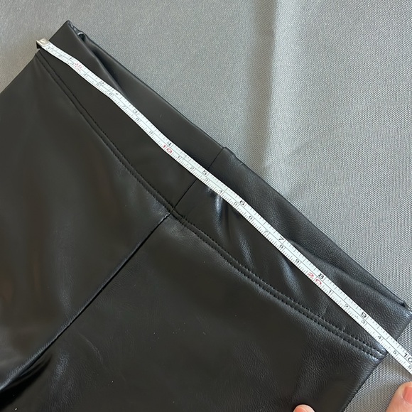 Faux leather pants - Picture 4 of 5